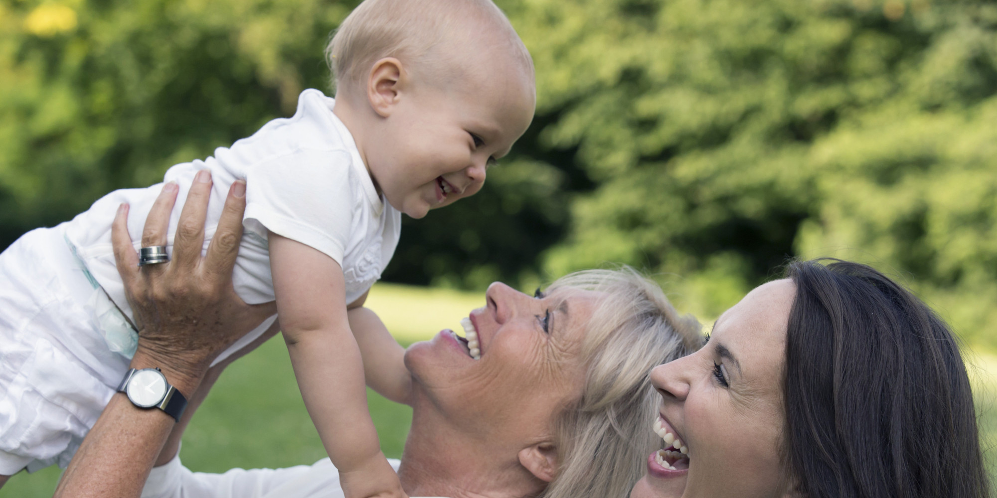 Eu cu cine las copilul: cu buni sau cu bona? Afla parerea psihologului!