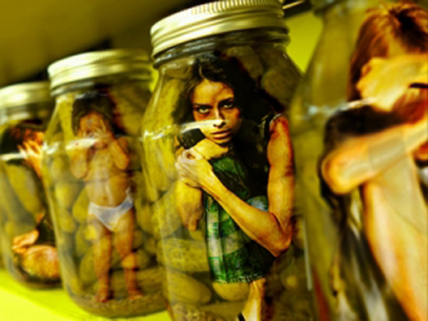 Migranţii, victime ale traficului de persoane