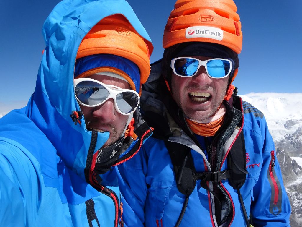 Premieră mondială. Doi români au cucerit Vârful Saldim din Himalaya