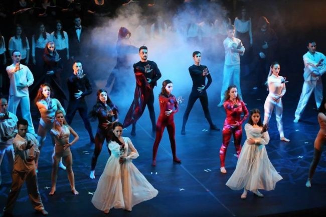 Spectacol grandios în sala Cercului Militar din Craiova