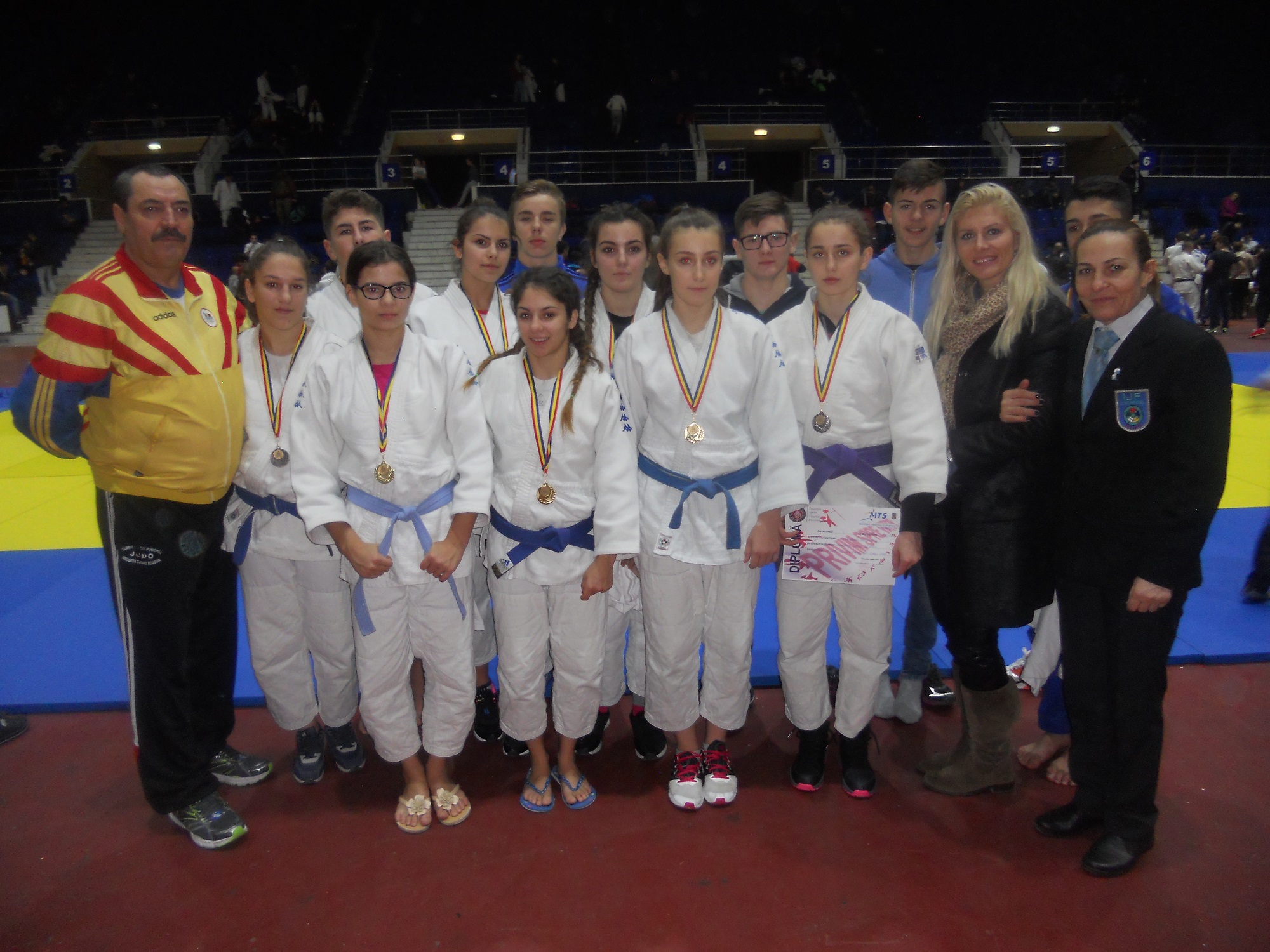 De zece ori pe podium