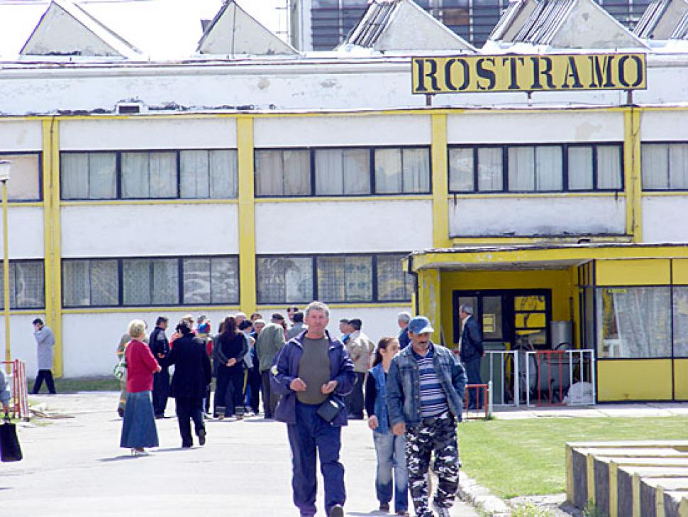 Japonezi la Rostramo