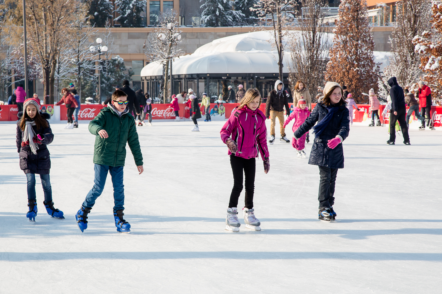 La Tg. Jiu s-a deschis un patinoar în aer liber