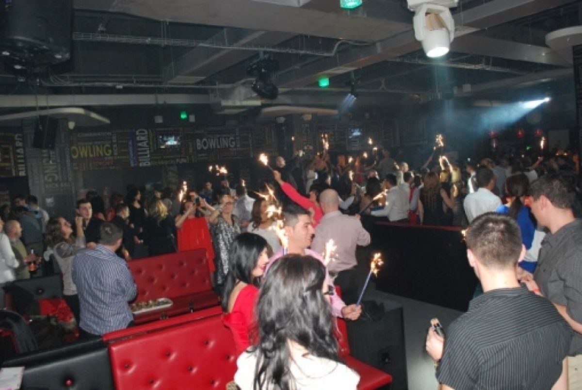 Trei cluburi din Capitală închise deoarece funcţionau ilegal au fost amendate pentru că nu respectau măsura suspendării activităţii