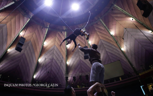 Accident grav la Circul Globus din Capitala. Un acrobat a cazut de la 8 metri inaltime