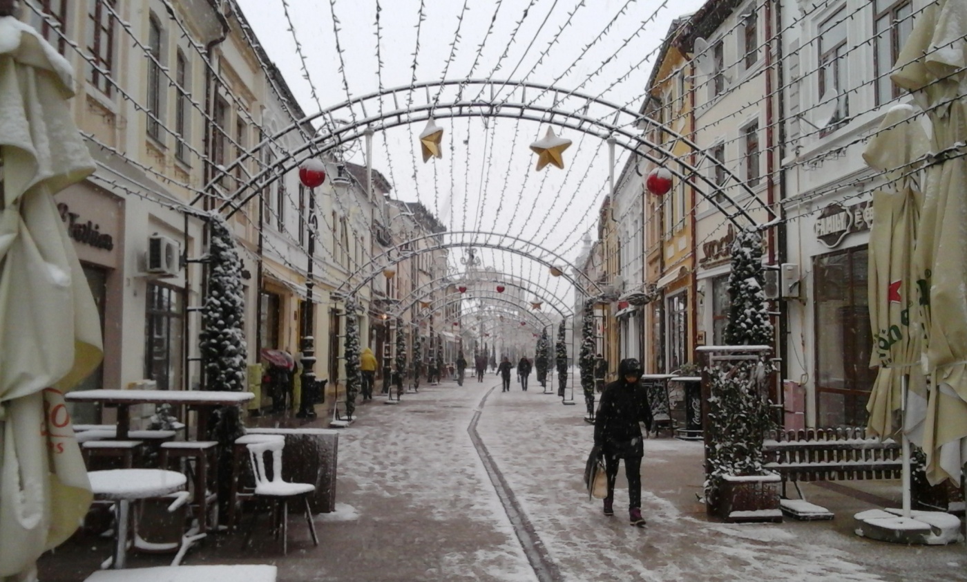 LUNI încep cursurile!