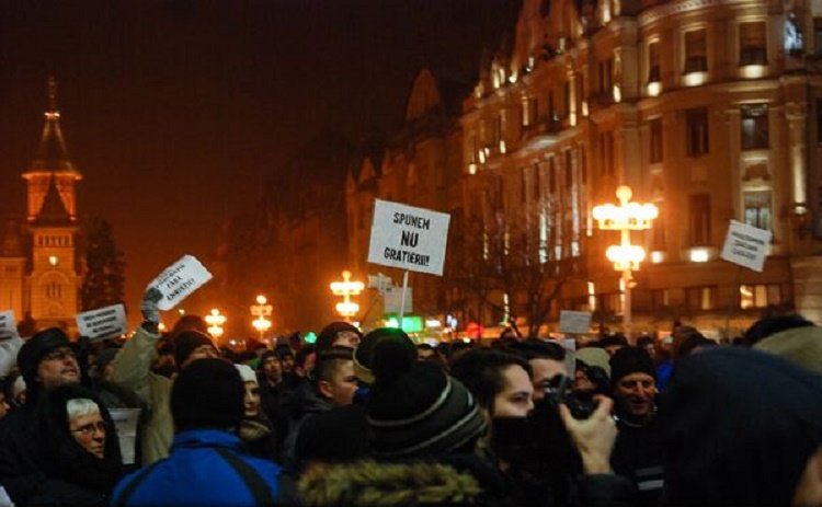 Proteste, în țară, față de proiectele de modificare a Codului penal și grațierea unor pedepse