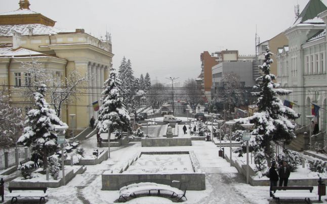 La Valcea NU se intrerup cursurile