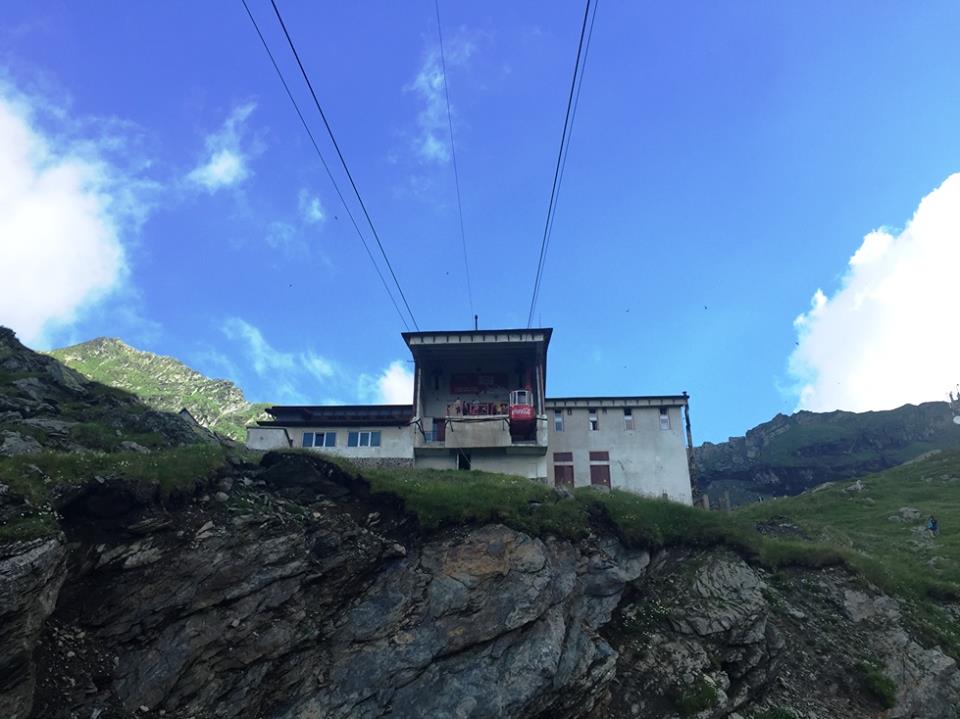 Telecabină închisă