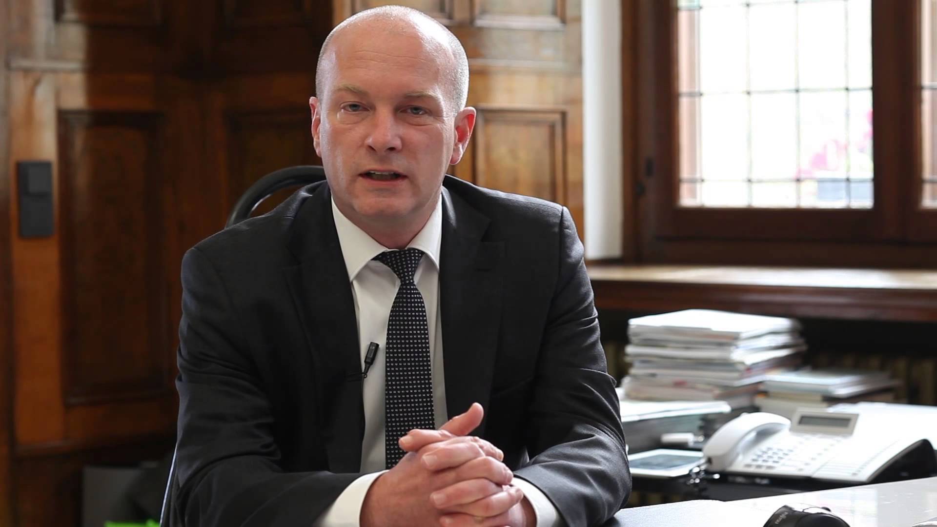 Scandal de luare de mita in Bavaria. Primarul din Regensburg este in arest preventiv