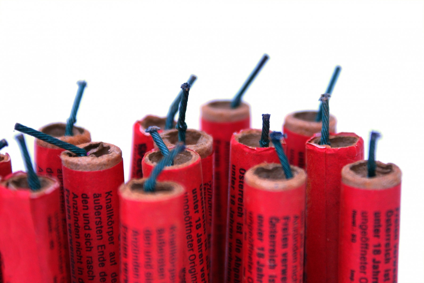 Vâlcea: acțiuni comercializare articole pirotehnice (audio)