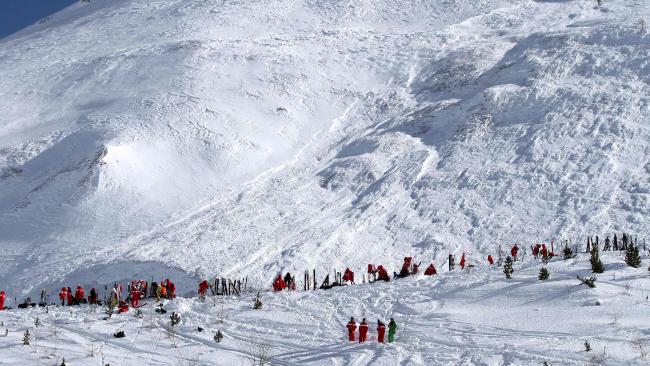Avalansa in Alpii Francezi! Cel putin patru persoane ucise