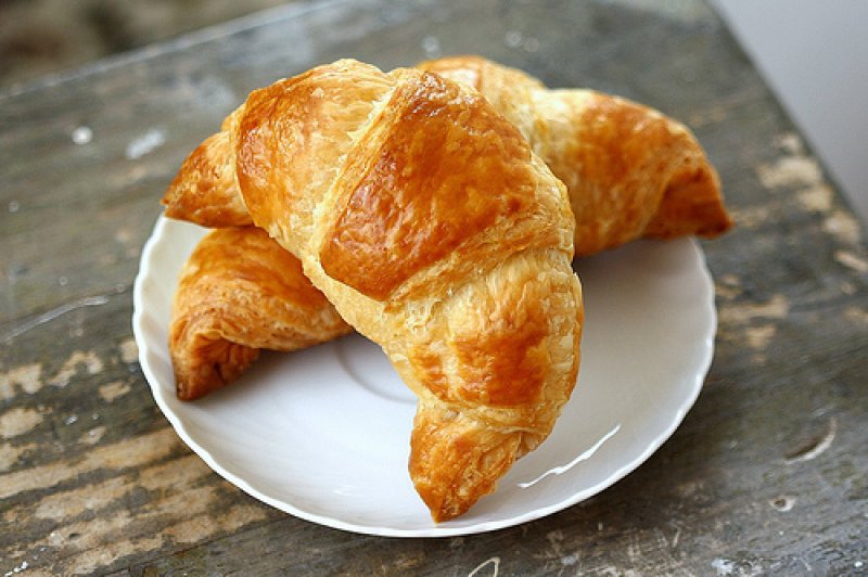 Istoria unui croissant: de la deliciul regilor la o gustare pe fugă