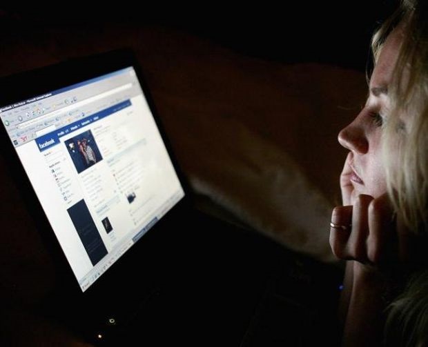 Campanie despre limbajul pe Facebook