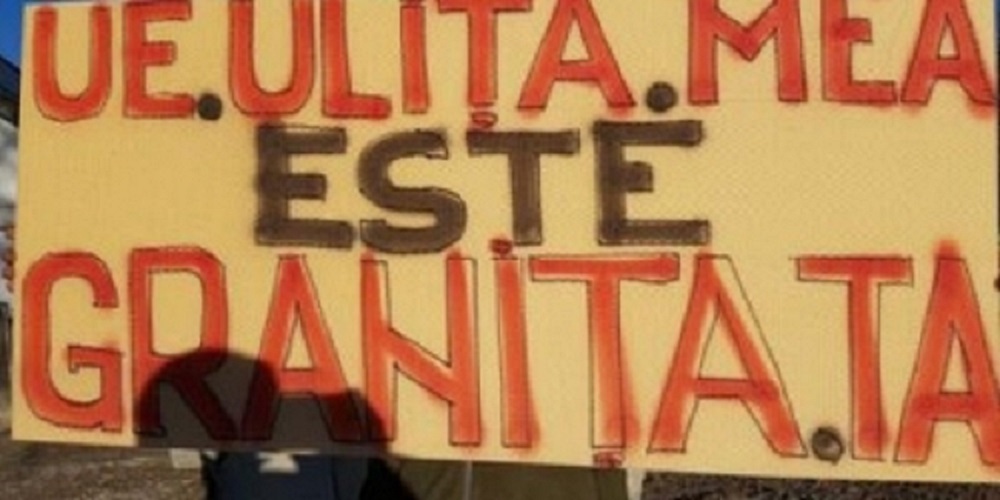 Protest inedit pe singurul drum naţional de pământ din România (audio)