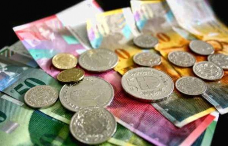 Negocierea cu bancile – singura solutie a celor cu credite in franci elvetieni