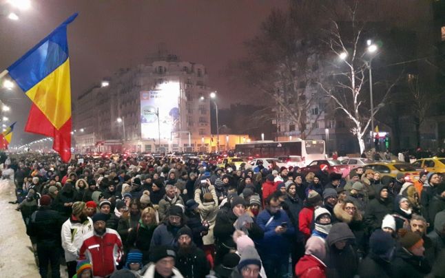 Românii ies în stradă (audio)