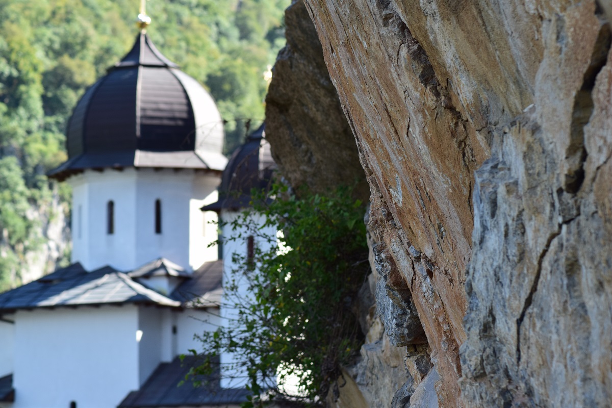 Azi despre ieri – 2 aprilie 2017