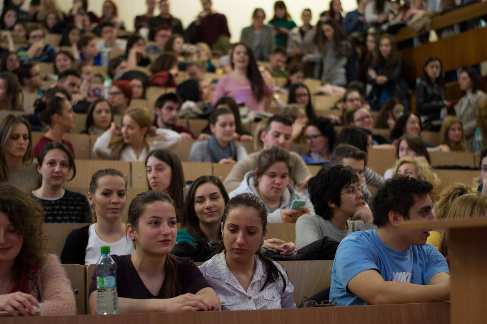 18 la suta dintre tinerii romani nu au un loc de munca