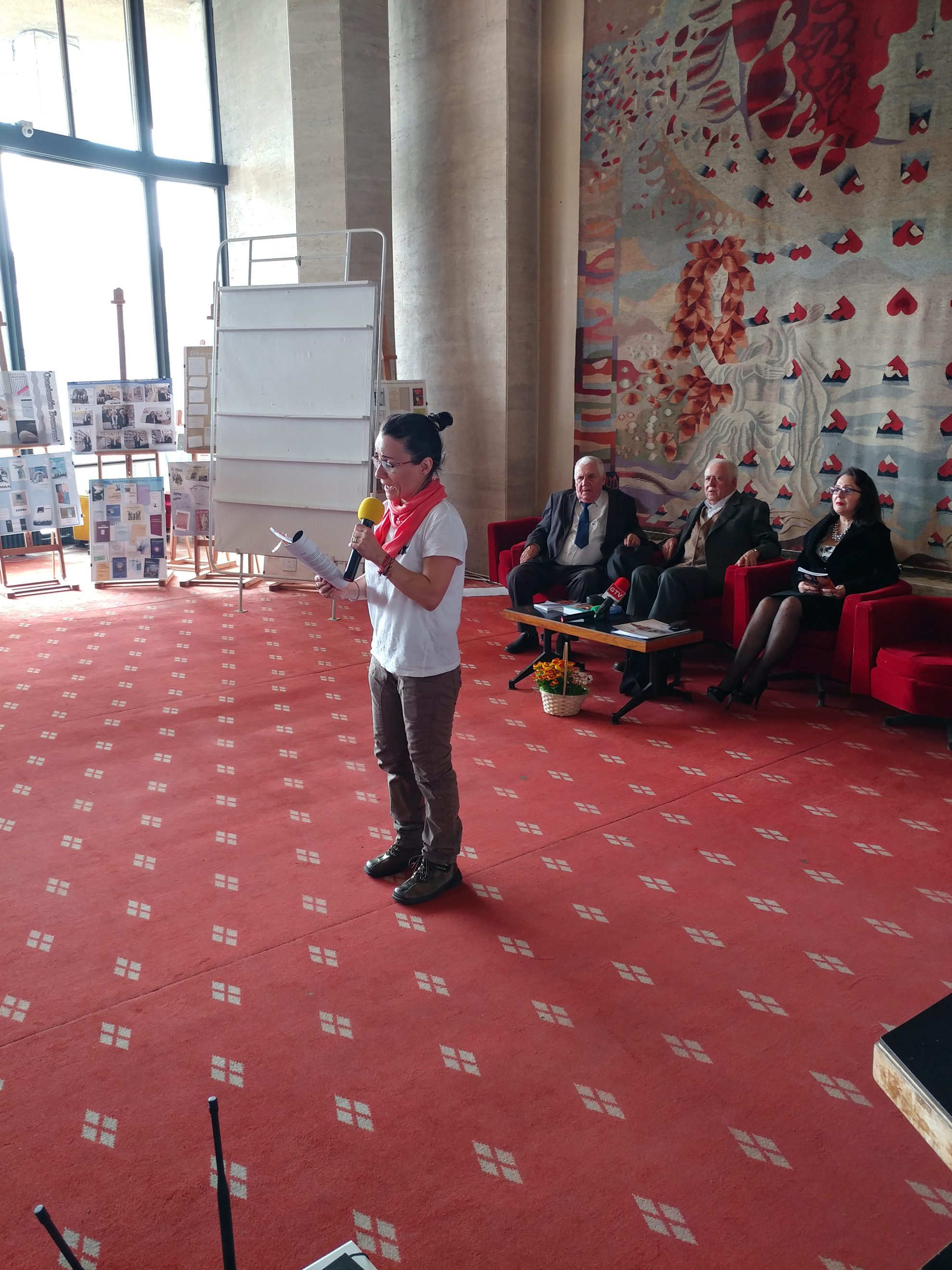 Volumul ”Sa ard cuvant”, de Beatrice Silvia Sorescu, lansat la Gaudeamus Craiova 2017