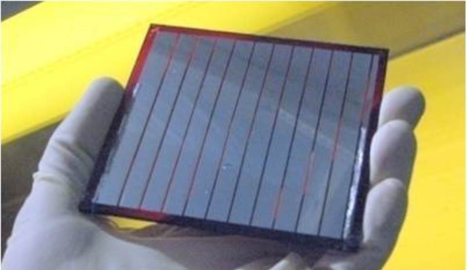 Materialul MINUNE care va revoluţiona lumea! Poate transforma căldura, energia solară şi kinetică în electricitate