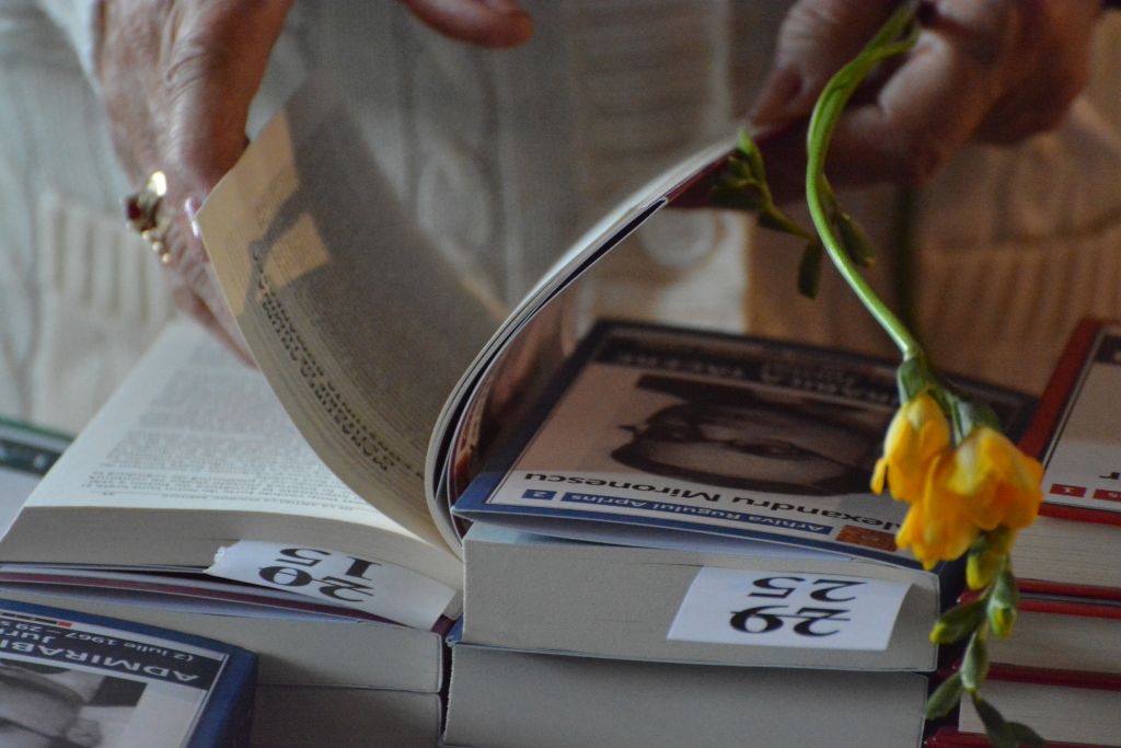 Poveștile clipei: „Într-o carte…”