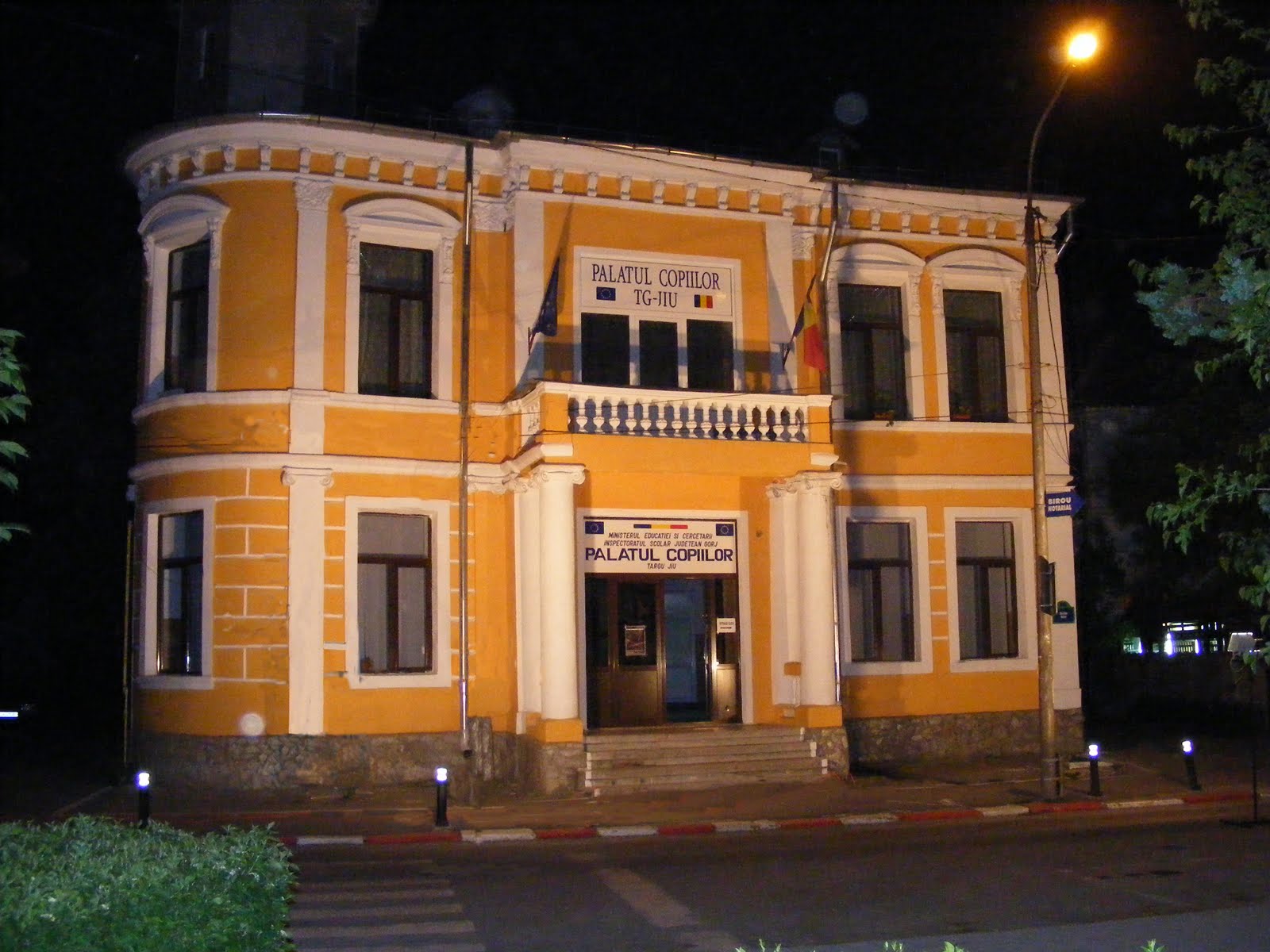 Se reabilitează instituții de cultură și învățământ la Târgu-Jiu