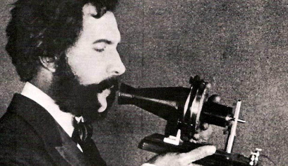 ”Domnule Watson, vino aici. Vreau să te văd” – acestea au fost primele cuvinte rostite la un telefon