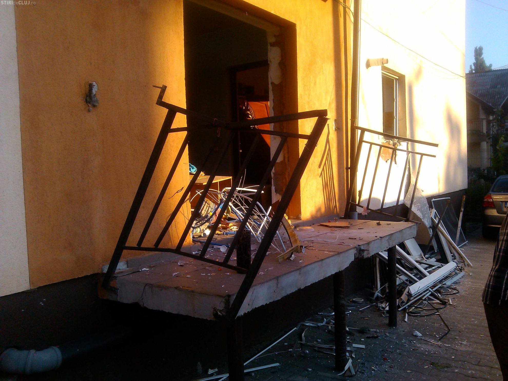 77 de oameni nevoiți să-și părăsească locuințele după explozia de la Galați