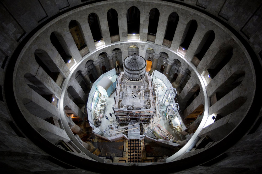 Sfântul Mormânt al lui Iisus Hristos a fost restaurat cu peste 3 milioane de euro. Primele imagini după lucrările care au durat nouă luni