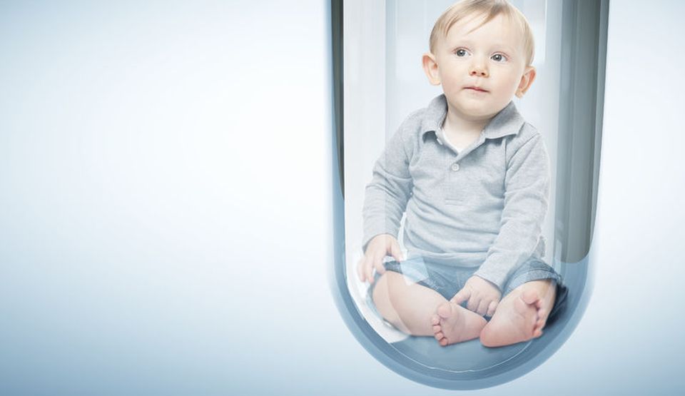 Primii copii cu trei părinţi vor fi creaţi în Marea Britanie