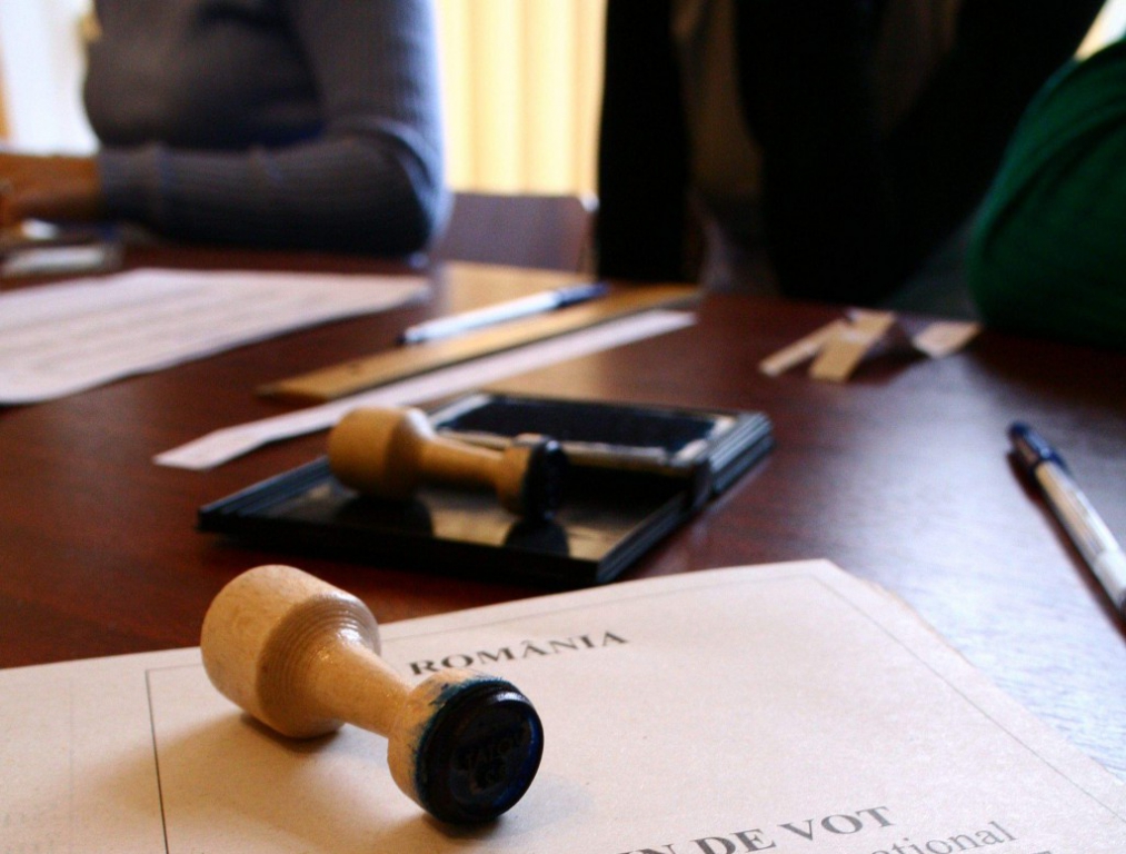 Dezbateri despre Legea Referendumului (audio)