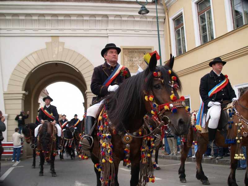 Zilele Brasovului: Parada Junilor, degustari de vin si petreceri culinare in aer liber!