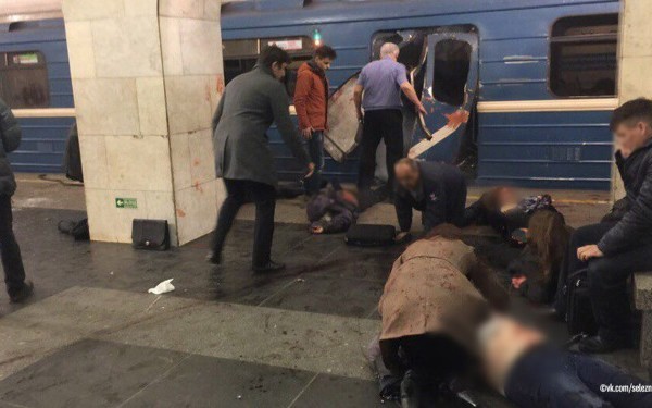 Parintii presupusului autor al atacului din St. Petersburg, audiati