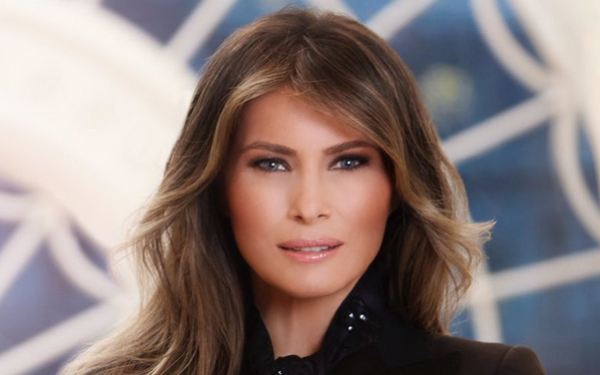 Casa Alba a facut public portretul oficial al primei doamne, Melania