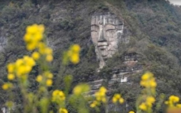 O statuie uriasa a lui Buddha, care ar putea fi cea mai mare din lume, descoperita in China