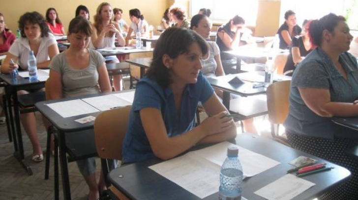 Azi se desfășoară proba scrisă a examenului de definitivat în învățământ