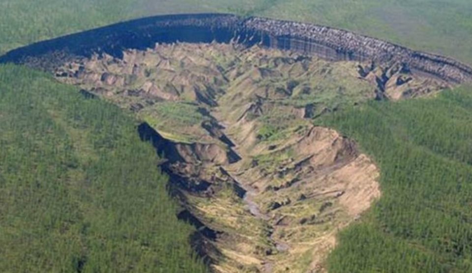 Fenomenul EXTREM din Siberia! ‘Poarta către Iad’ devine din ce în ce mai mare şi prezintă riscuri majore