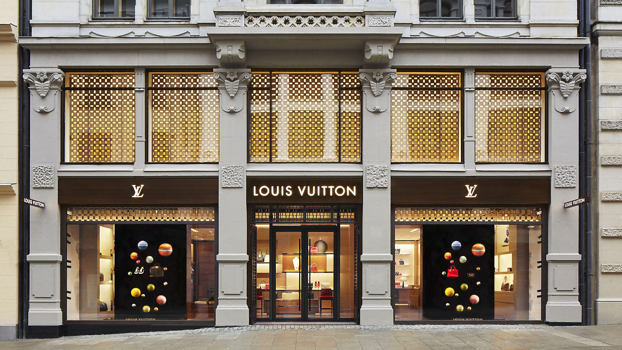Roman de 35 de ani, retinut de autoritatile belgiene, dupa jefuirea unui magazin Louis Vuitton