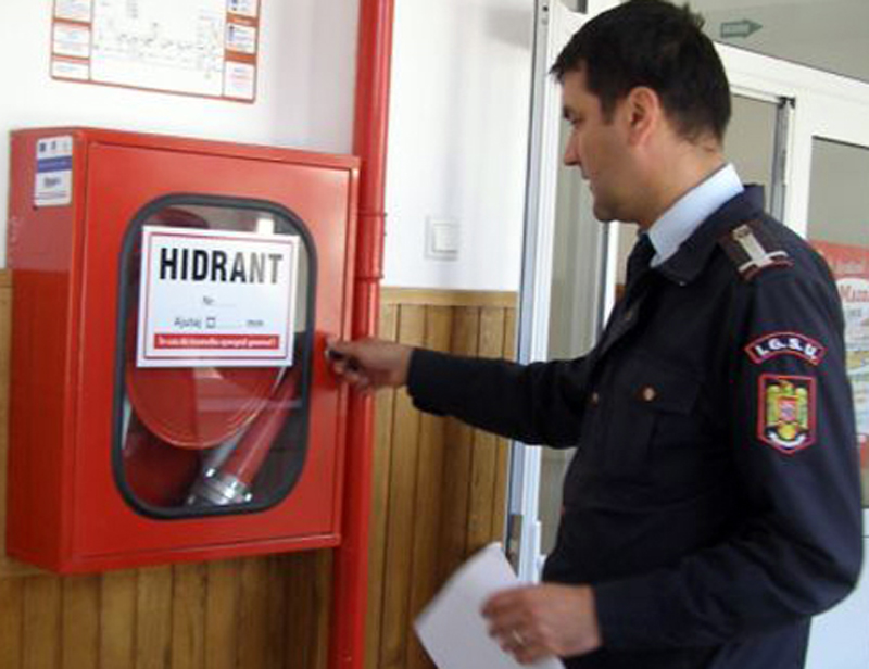 Peste 70 de unităţi şcolare gorjene fără autorizație de securizate la incendiu