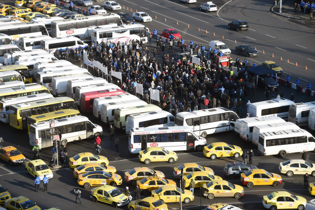 Soluții pentru combaterea pirateriei din transporturi, luna viitoare