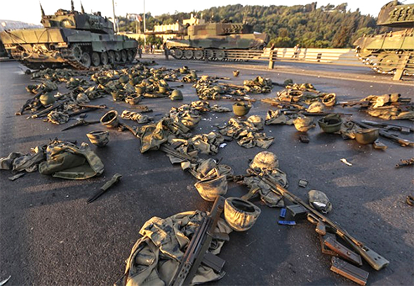 30 aprilie: Ziua Cooperării Civili-Militari