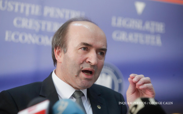 Lista persoanelor care au vizitat arhiva SIPA a fost publicata