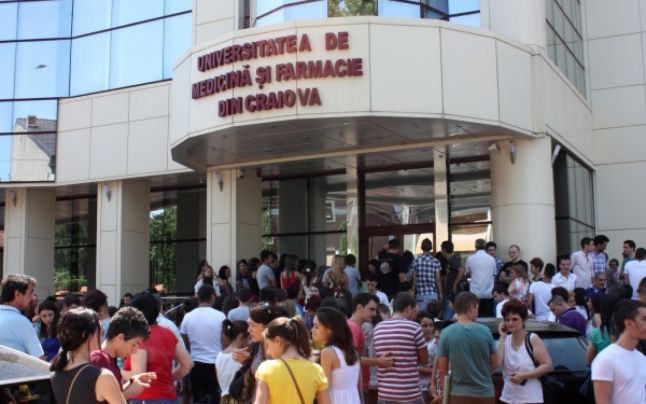 Profesorii șpăgari de la Facultatea de Medicină în fața instanței