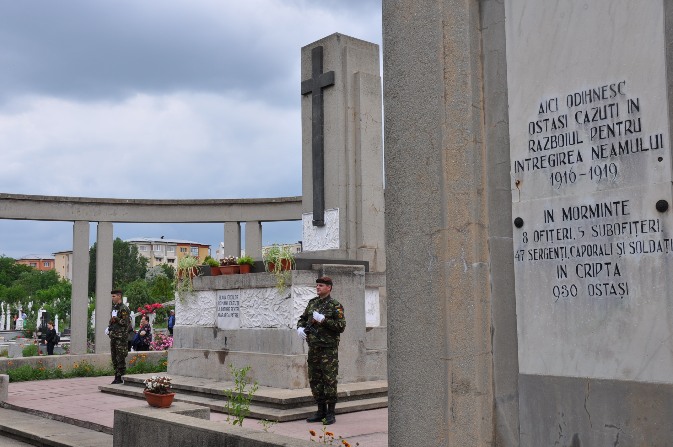 ( foto ) Ziua Eroilor sărbătorită la Craiova