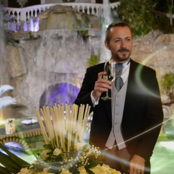 Un bărbat de 40 de ani s-a căsătorit cu sine însuși