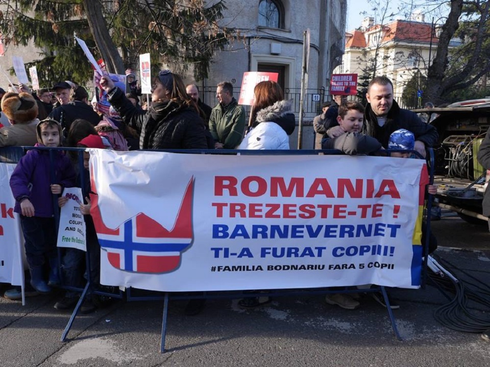 Protest în faţa Ambasadei Finlandei la Bucureşti (audio)