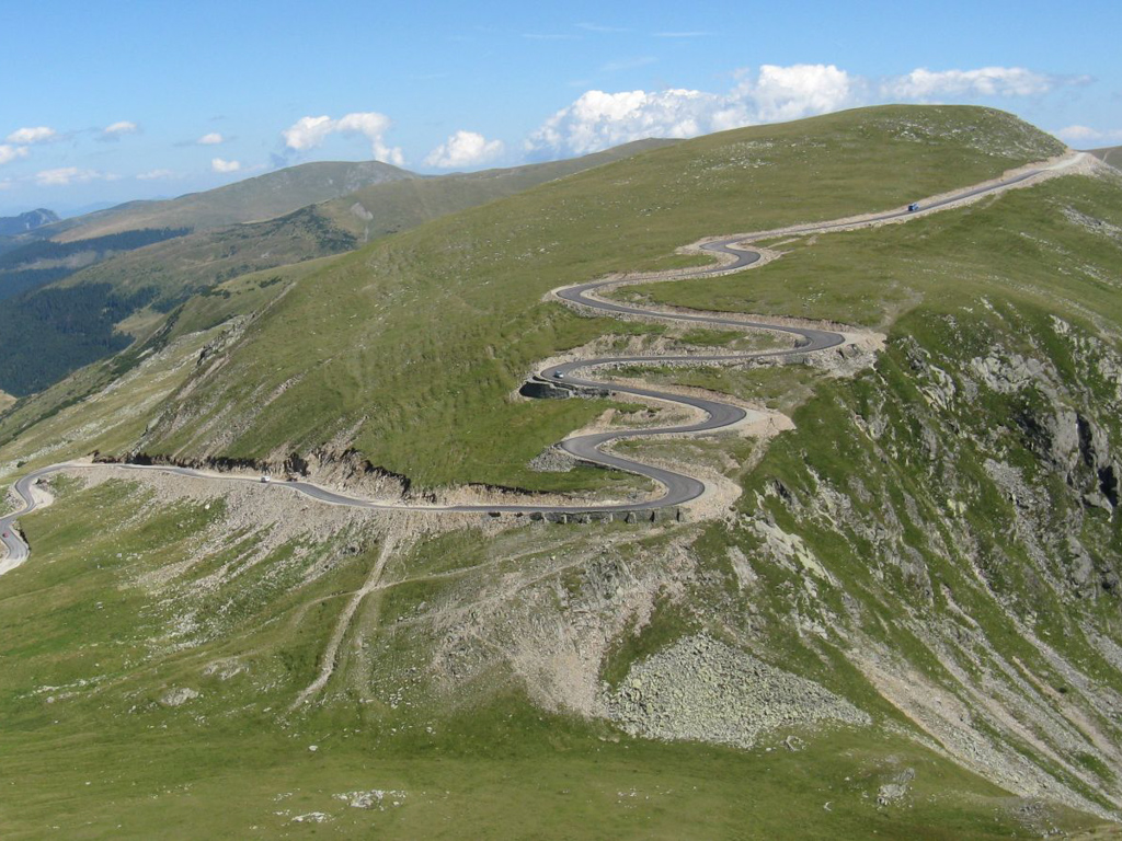 Tronsonul Rânca – Obârşia Lotrului de pe Transalpina se redeschide astăzi
