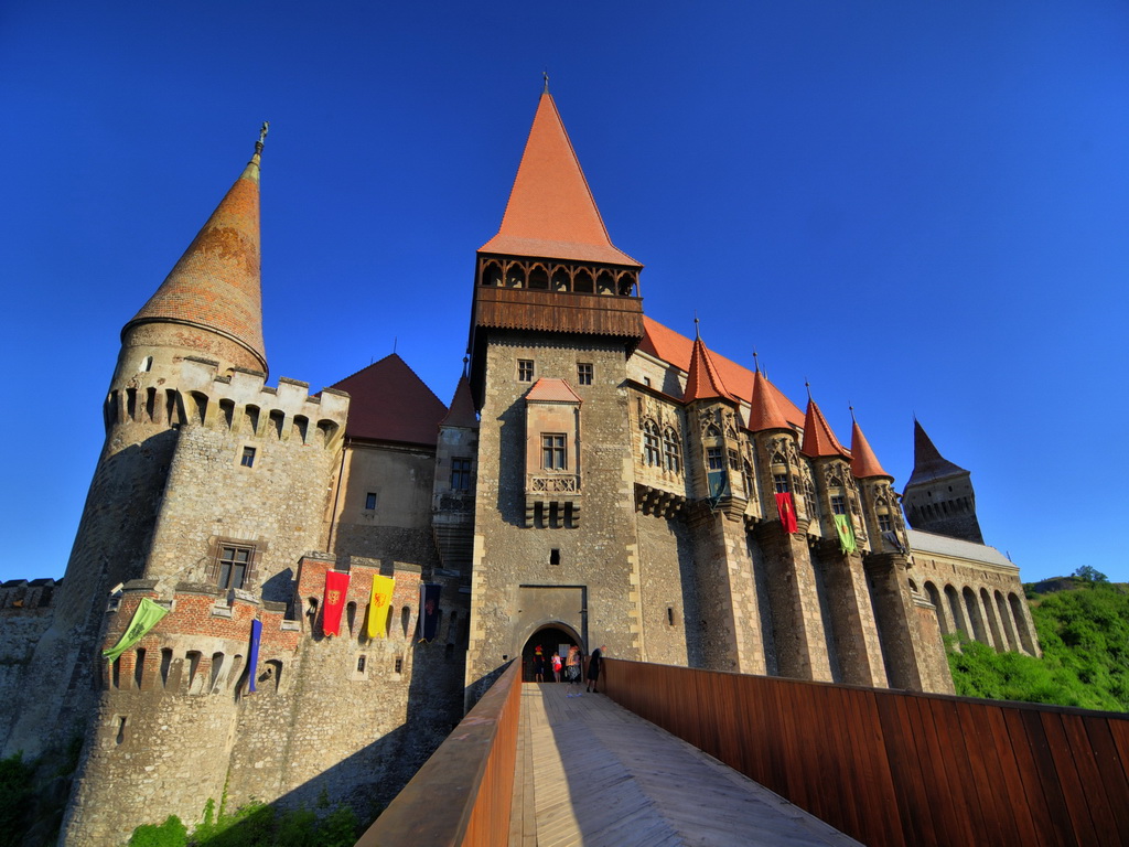 Casieria Castelului Corvinilor a fost spartă! Paguba este estimată la circa 170.000 de lei