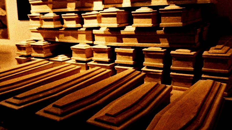 Un sicriu în care se aflau oseminte gasit in Craiova